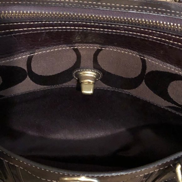Coach Signature Bag - Picture 3 of 8